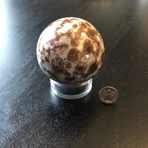 Spotted agate sphere - Picture 6 of 7